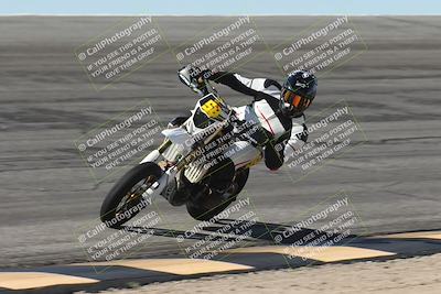 media/Oct-13-2025-Moto Forza (Mon) [[a66d839500]]/4-C Group/Session 2 (Bowl)/